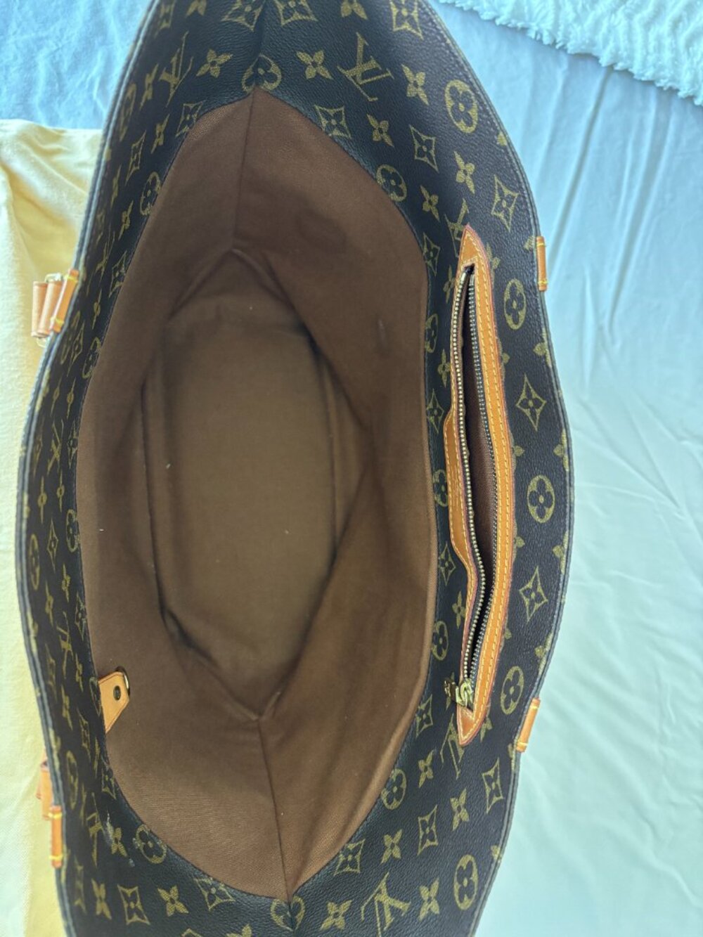 Large Louis Vuitton Monogram Tote - Picture 4 of 10